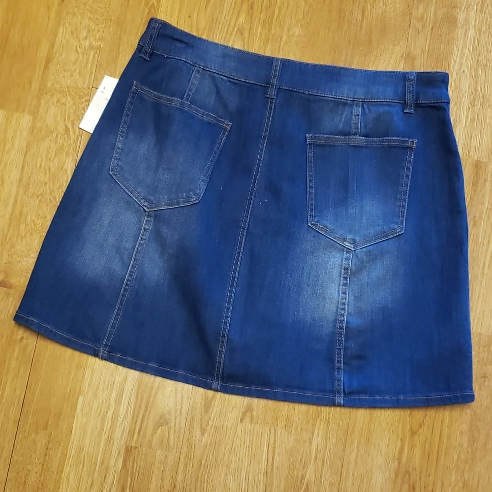 NWT Love, Fire denim button front mini skirt 9